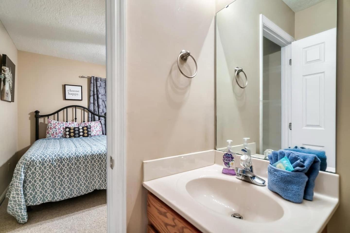 1 Mile To Pkwy, Pets, Hot Tub, Creekside, Porch Villa Pigeon Forge Exterior photo
