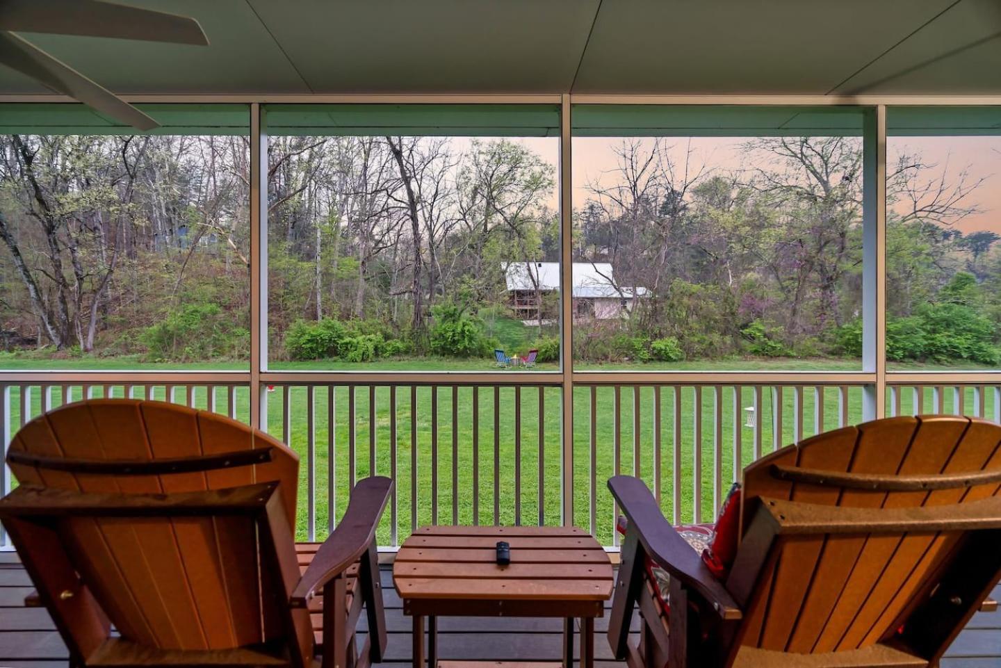 1 Mile To Pkwy, Pets, Hot Tub, Creekside, Porch Villa Pigeon Forge Exterior photo