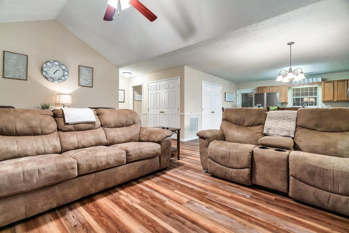 1 Mile To Pkwy, Pets, Hot Tub, Creekside, Porch Villa Pigeon Forge Exterior photo