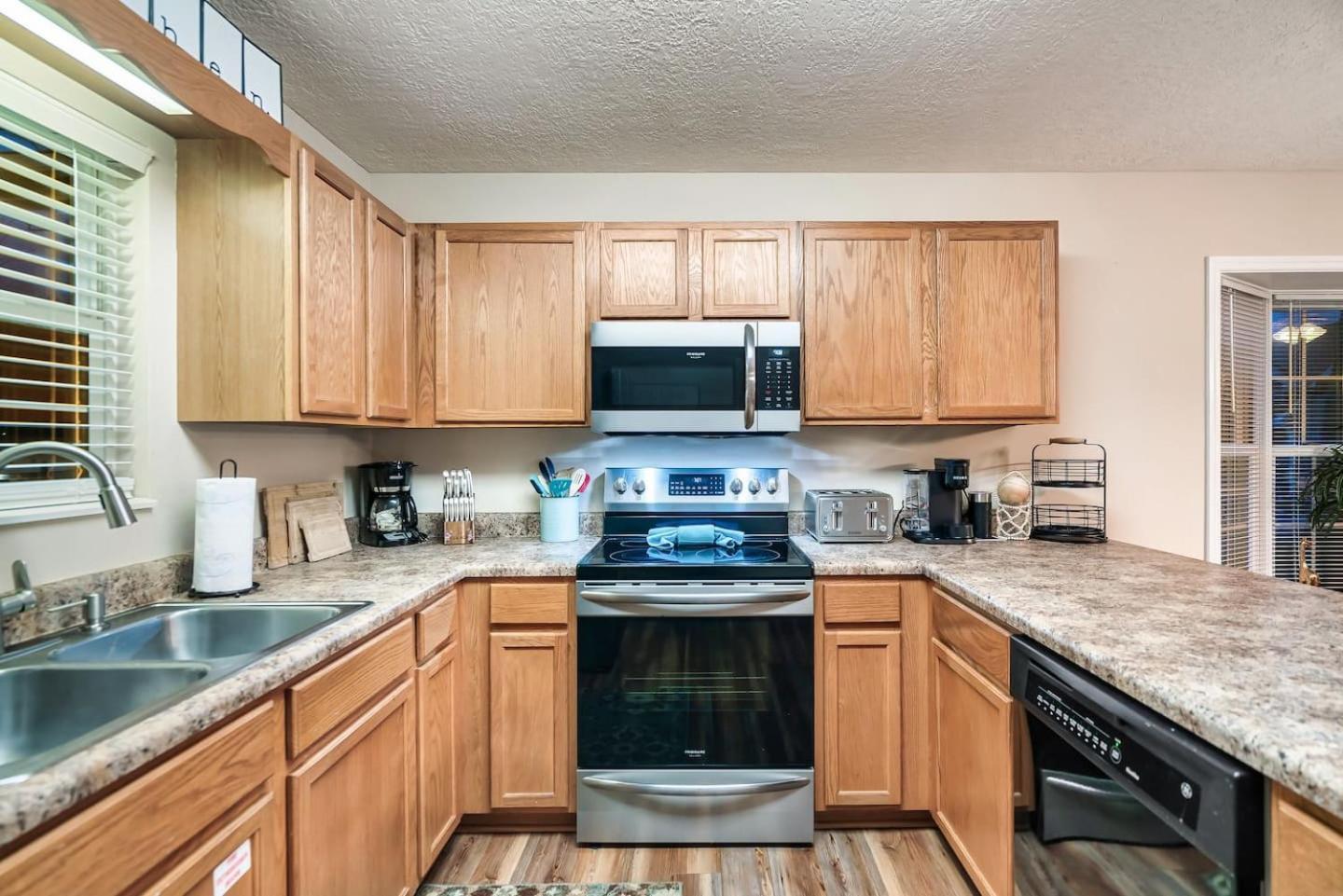 1 Mile To Pkwy, Pets, Hot Tub, Creekside, Porch Villa Pigeon Forge Exterior photo