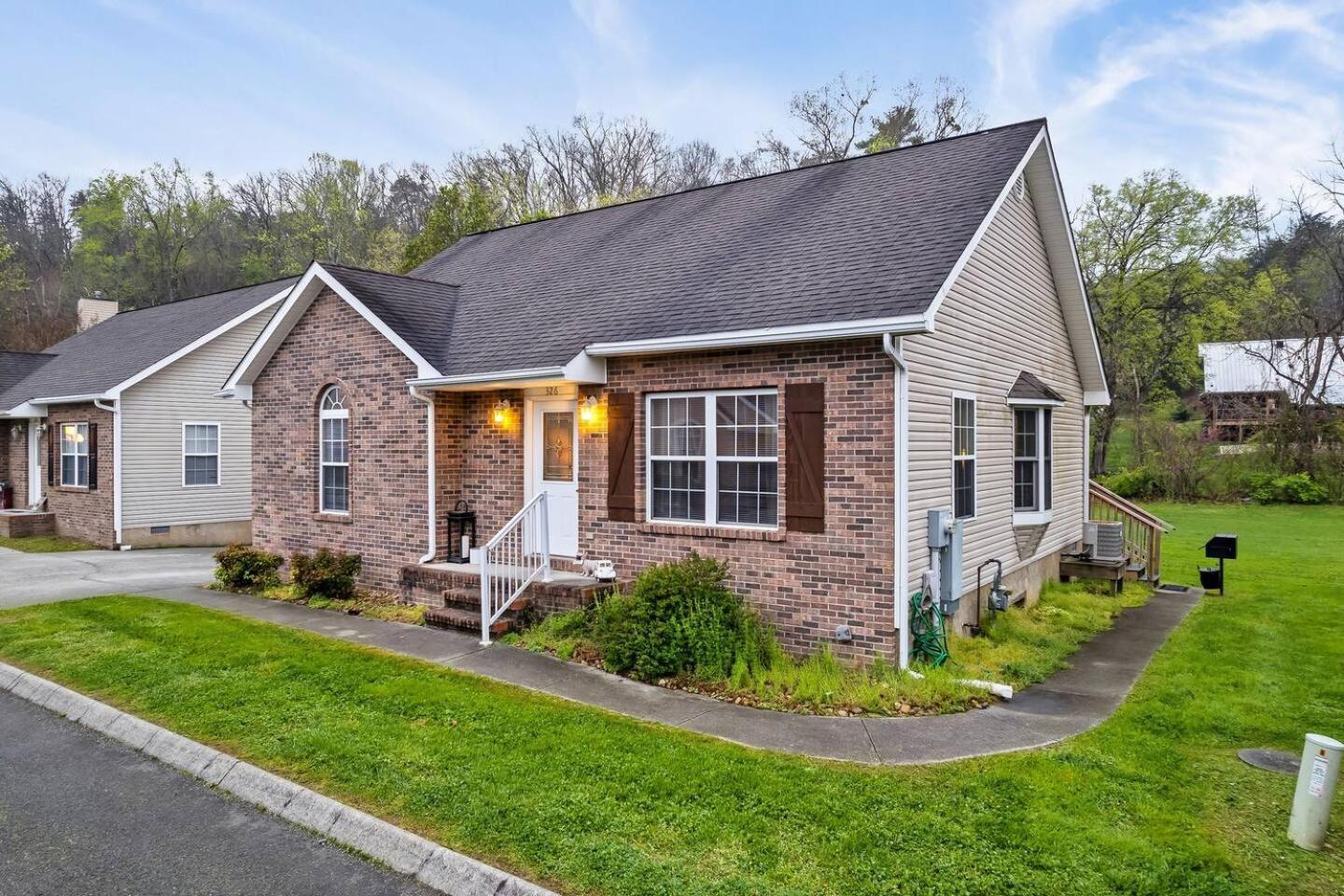 1 Mile To Pkwy, Pets, Hot Tub, Creekside, Porch Villa Pigeon Forge Exterior photo