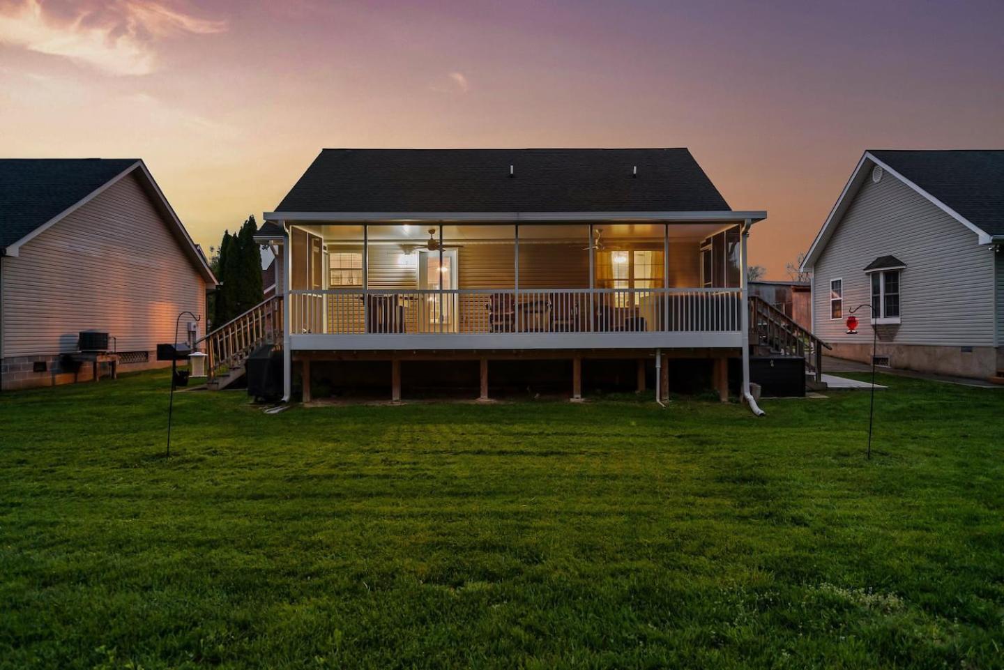 1 Mile To Pkwy, Pets, Hot Tub, Creekside, Porch Villa Pigeon Forge Exterior photo